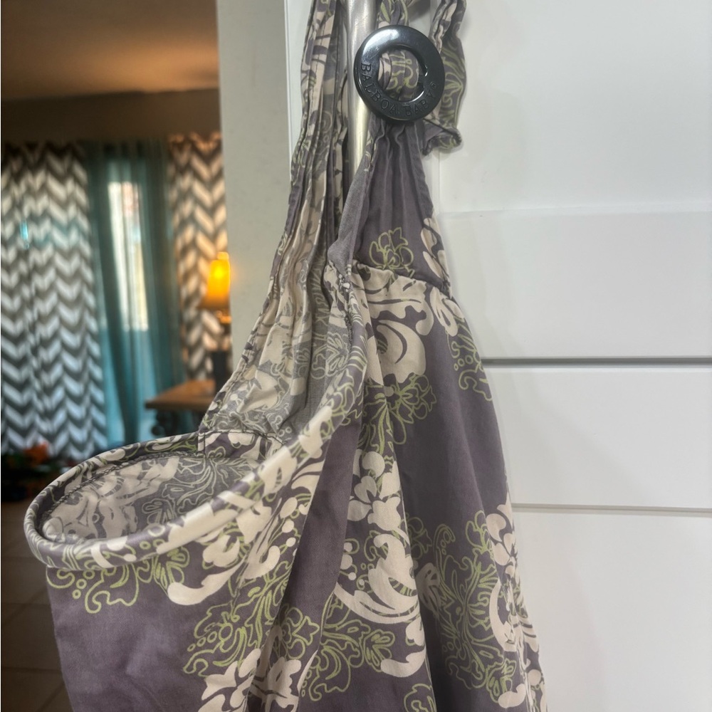 Nursing Cover - Picture 2 of 5